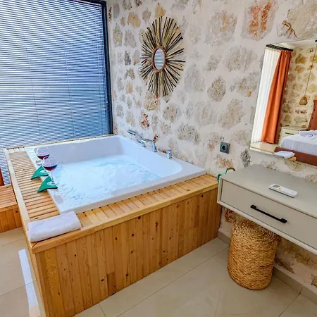 Selim - 1 Bed Honeymoon With Jacuzzi In Kalkan Villa